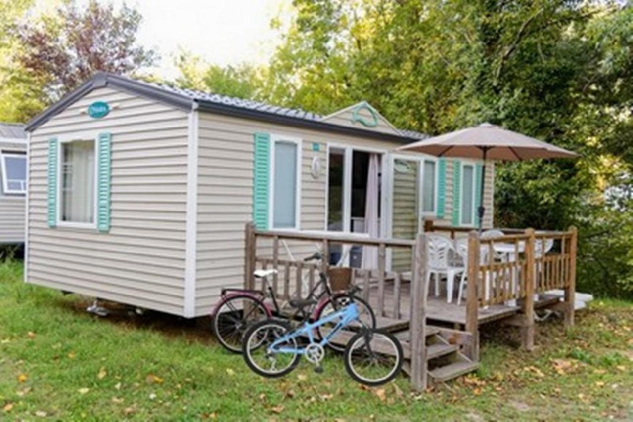 Camping Les Rives Du Lac De Vinca Exteriér fotografie
