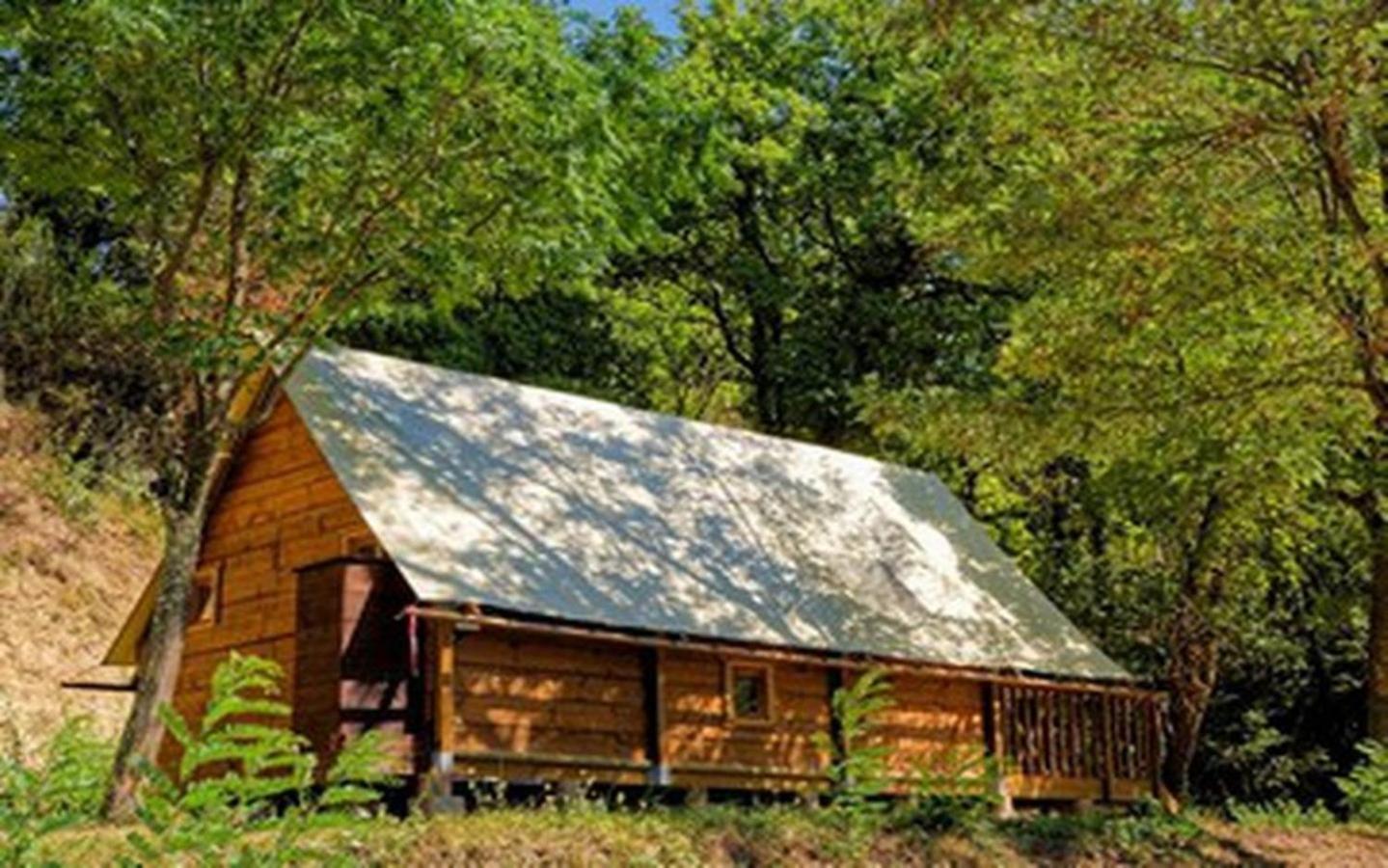 Camping Les Rives Du Lac De Vinca Exteriér fotografie