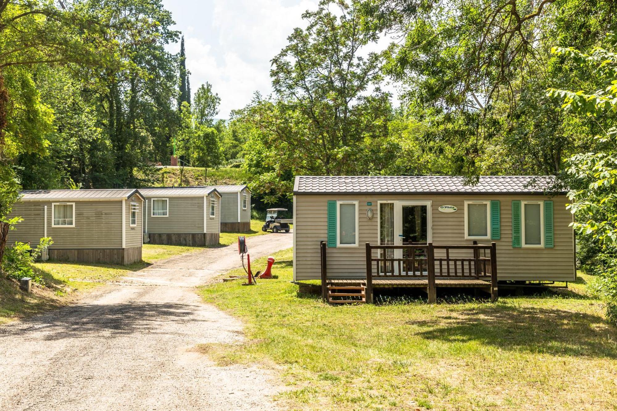 Camping Les Rives Du Lac De Vinca Exteriér fotografie